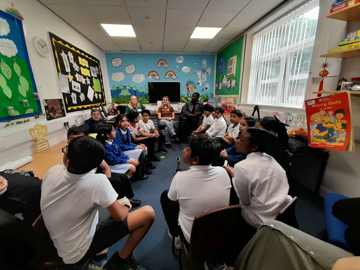 a roundtable session discussion with students and teachers