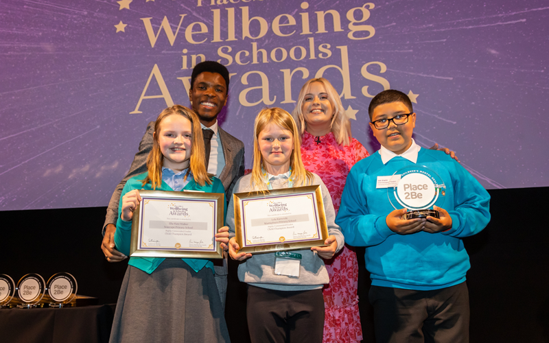 Hosts Rhys Stephenson and Katie Thistleton, with child champion finalists