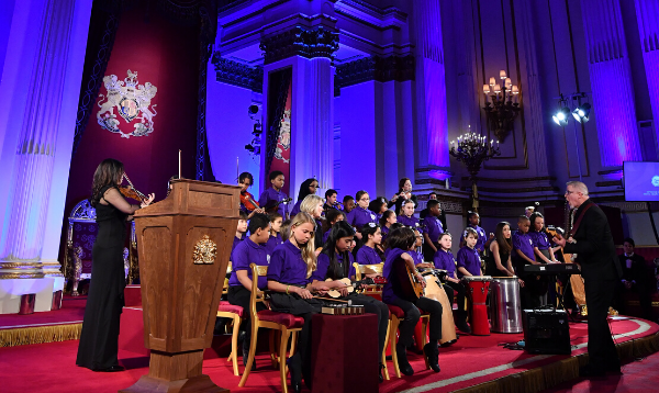 Children performing at Buckingham Palace