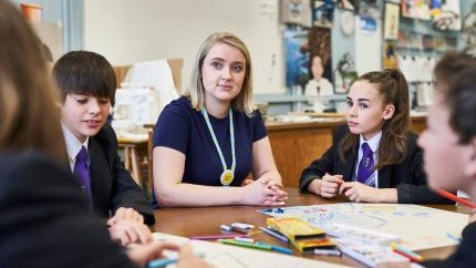 Place2be Counsellor Talking To Children And Young People (Small)